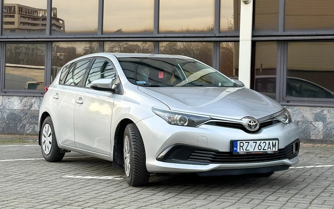 Toyota Auris cena 46000 przebieg: 147000, rok produkcji 2016 z Rzeszów małe 211